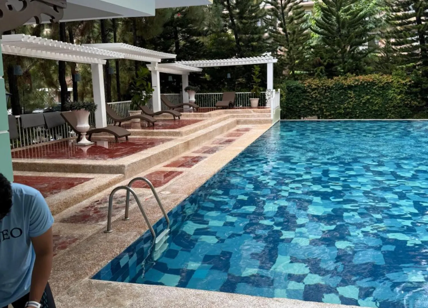 Apartment Fully Furnished 3 Bedroom Unit With Pool Philippinen
