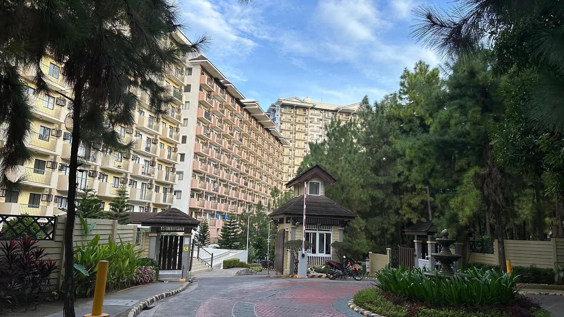 Apartment Fully Furnished 3 Bedroom Unit With Pool